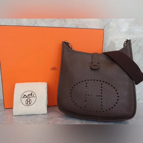 AUTHENTIC HERMES EVELYNE GM Chocolate brown clemence leather crossbody - Picture 1 of 15